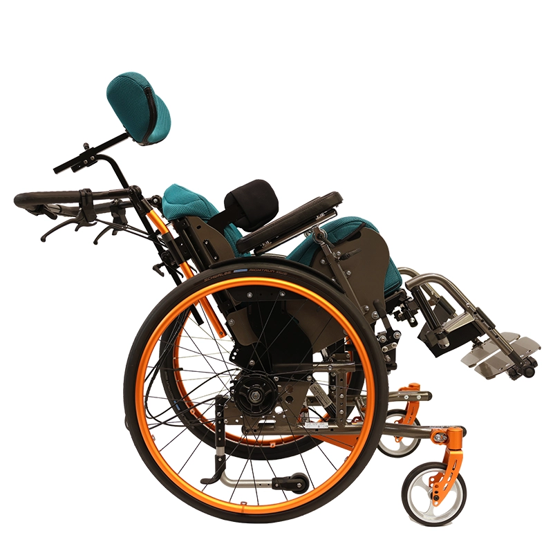 gekantelter Rollstuhl Loop RS mit passenden Sitz- und Rückenelementen